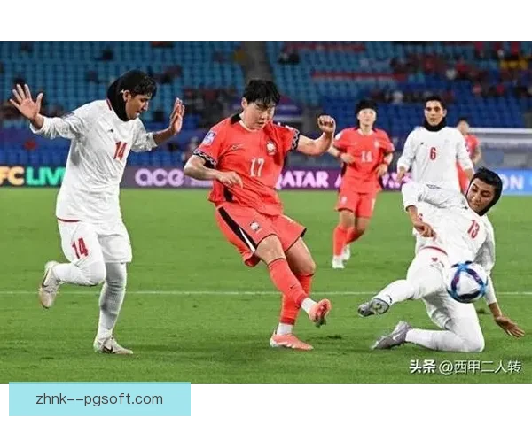 中国香港队时隔半世纪重返亚洲杯对阵伊朗展现顽强拼搏精神